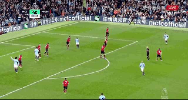 WAZ评沙尔克球员表现：两边翼卫灾难发挥，卡里乌斯超神