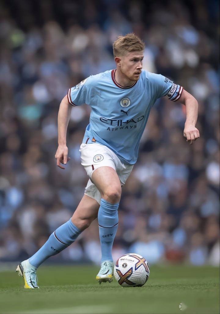 收到国足纪念球衣，尹鸿博：感谢祖国，为国出战是最大骄傲