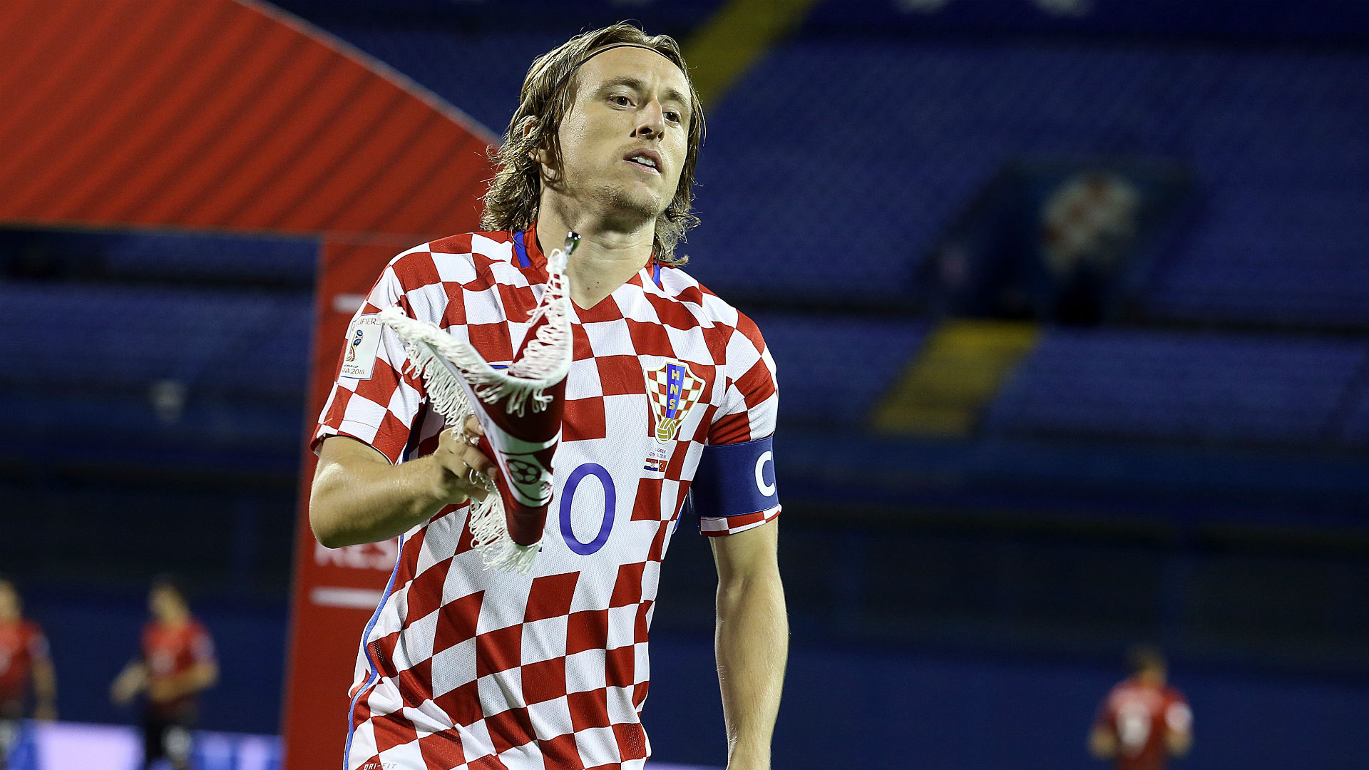 邓加：巴西球员和欧洲球员是不一样的，他们总想上场踢球